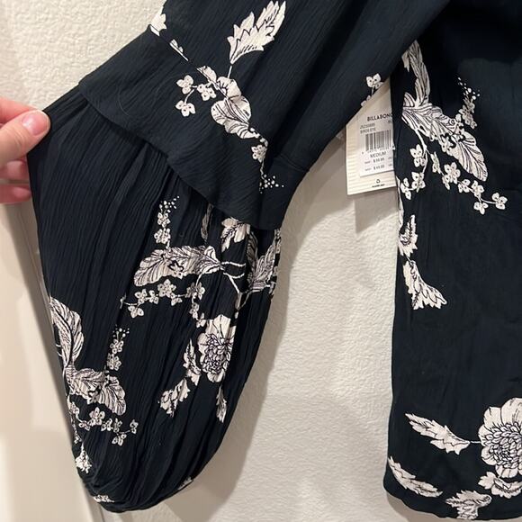 NWT Billibong Floral Tie Neck Blouse | Medium - Picture 8 of 11